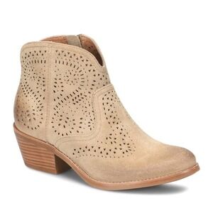 NEW! Söfft Women's Alexia Laser-cut Italian Suede Fashion Boot Sand Size 7 $175